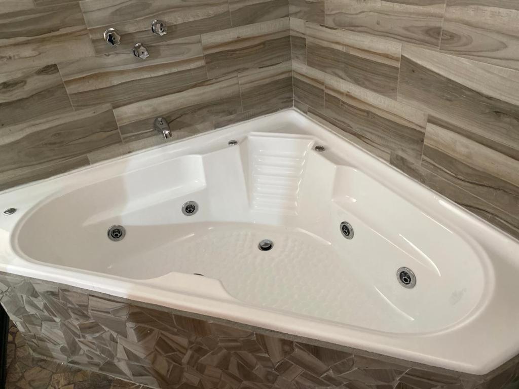 Hotel Spa El Gran Coral By Rotamundos Jocotepec Ngoại thất bức ảnh