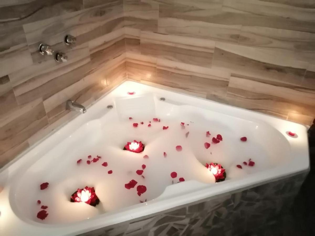 Hotel Spa El Gran Coral By Rotamundos Jocotepec Ngoại thất bức ảnh